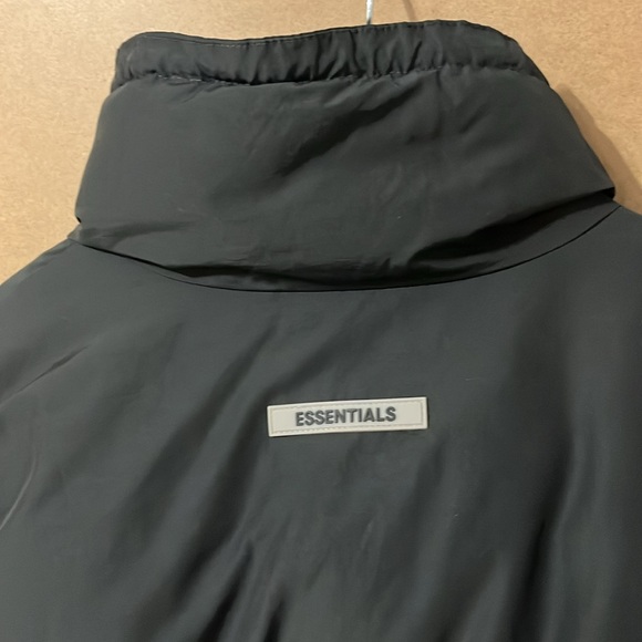 Fear of God Essentials Puffer - Picture 8 of 10